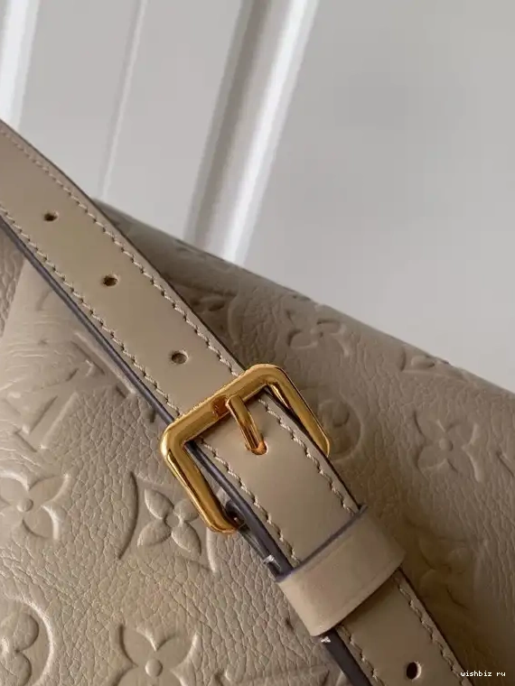 WIS LOUIS VUITTON MM TOTE V 0430